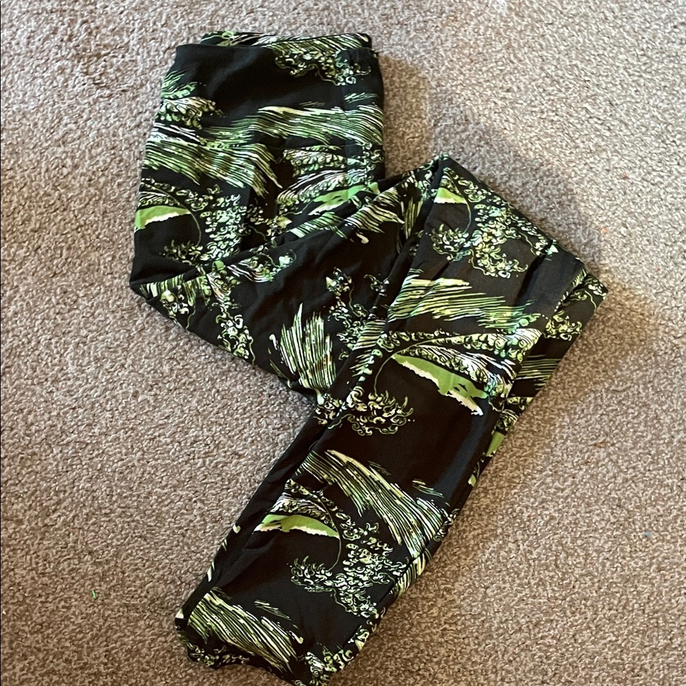 LuLaRoe Black and Green Patterned Leggings